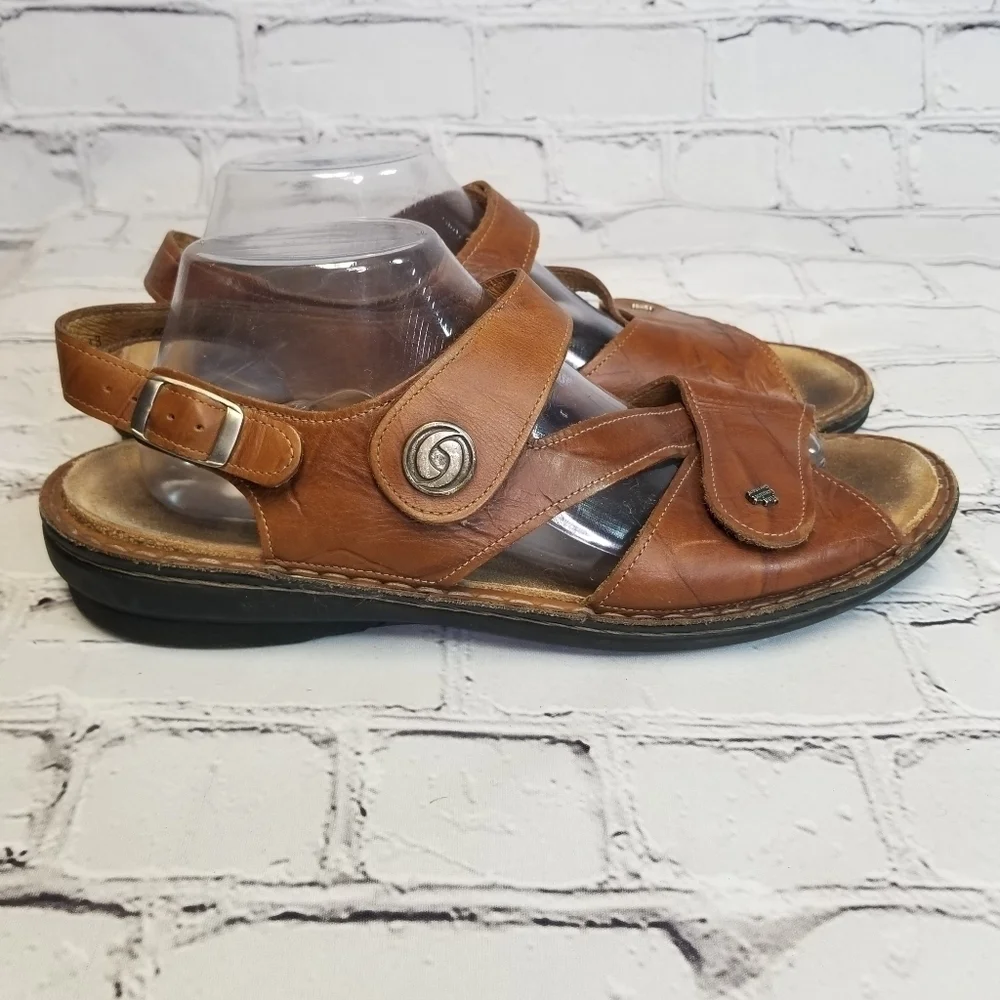 Finn Comfort Gomera brown ankle sandals